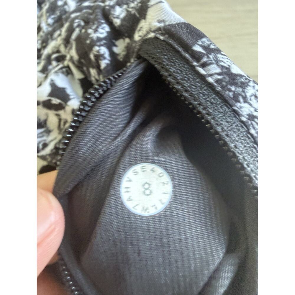 Lululemon Tracker Short V (4") Mash Up White Black / Black Womens Size 8 - Picture 5 of 8